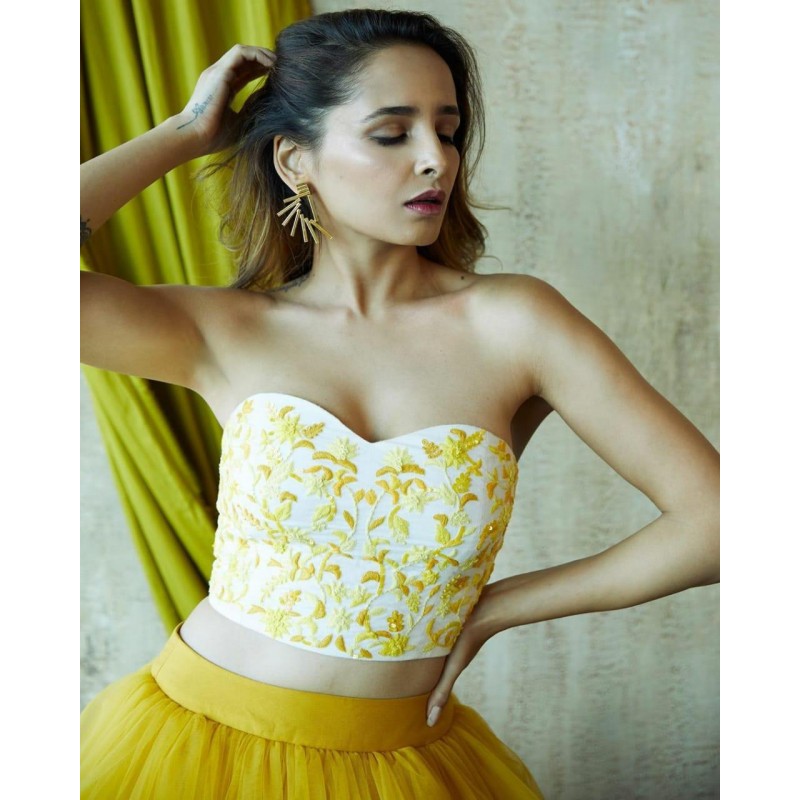 yellow lehenga for haldi function